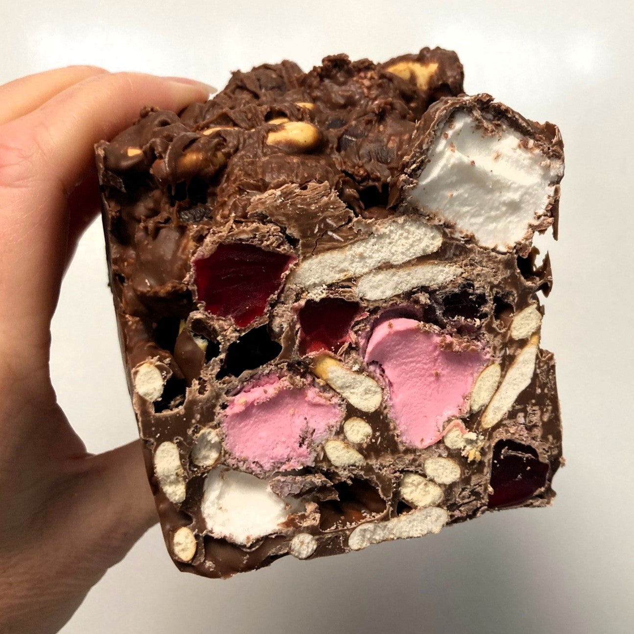 PRETZEL - Milk Chocolate - NO NUTS