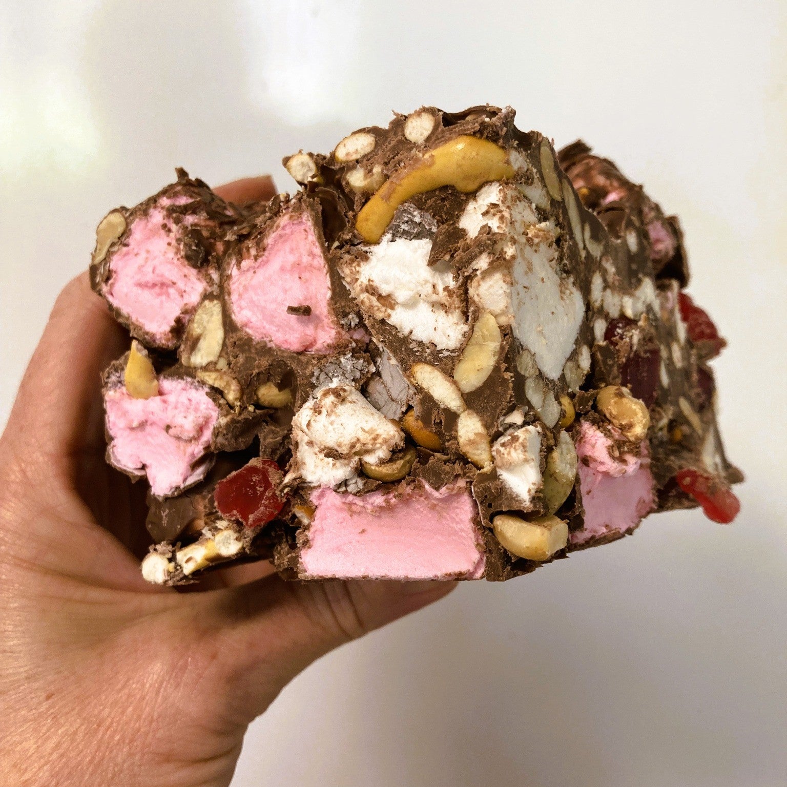 PRETZEL - Milk Chocolate